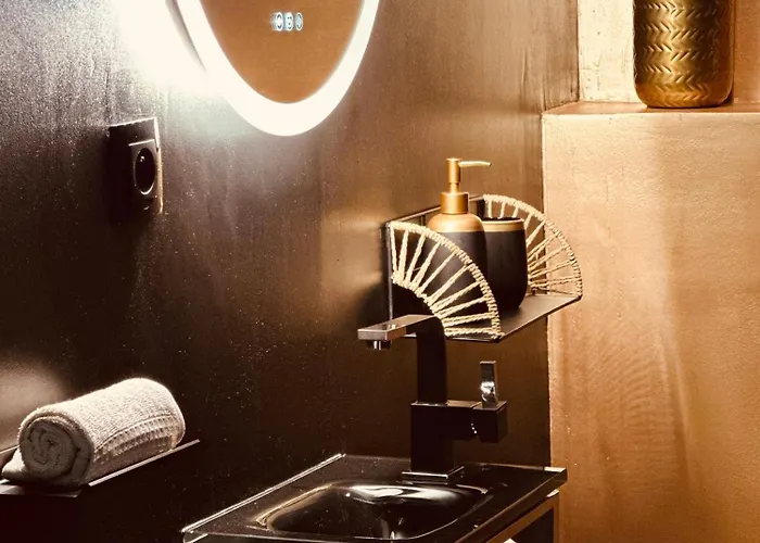 Lepois & 5 Etoiles Au Coeur De *